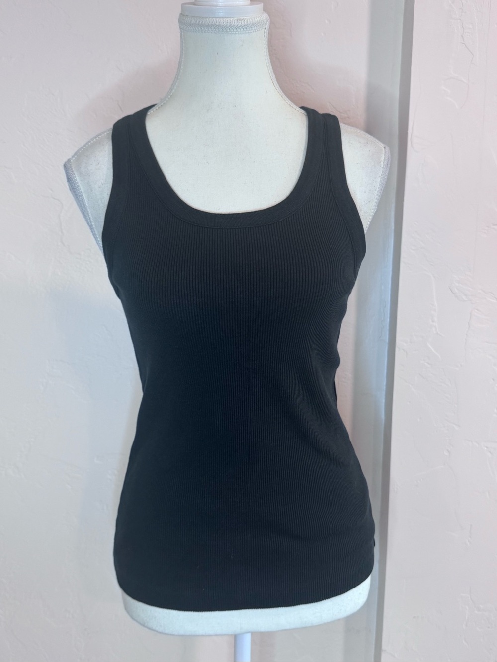 Vince Women's Ribbed Scoop-Neck Tank Top - Classic Black